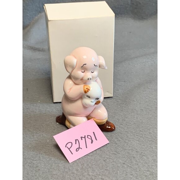 Danbury Mint Ham-et Pig Figurine with Cap - Picture 12 of 12